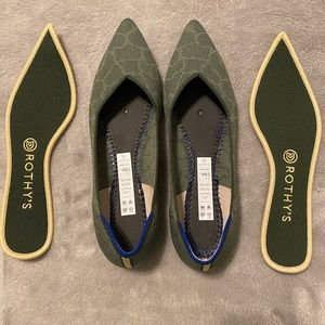 Rothy’s the point giraffe (retired print)